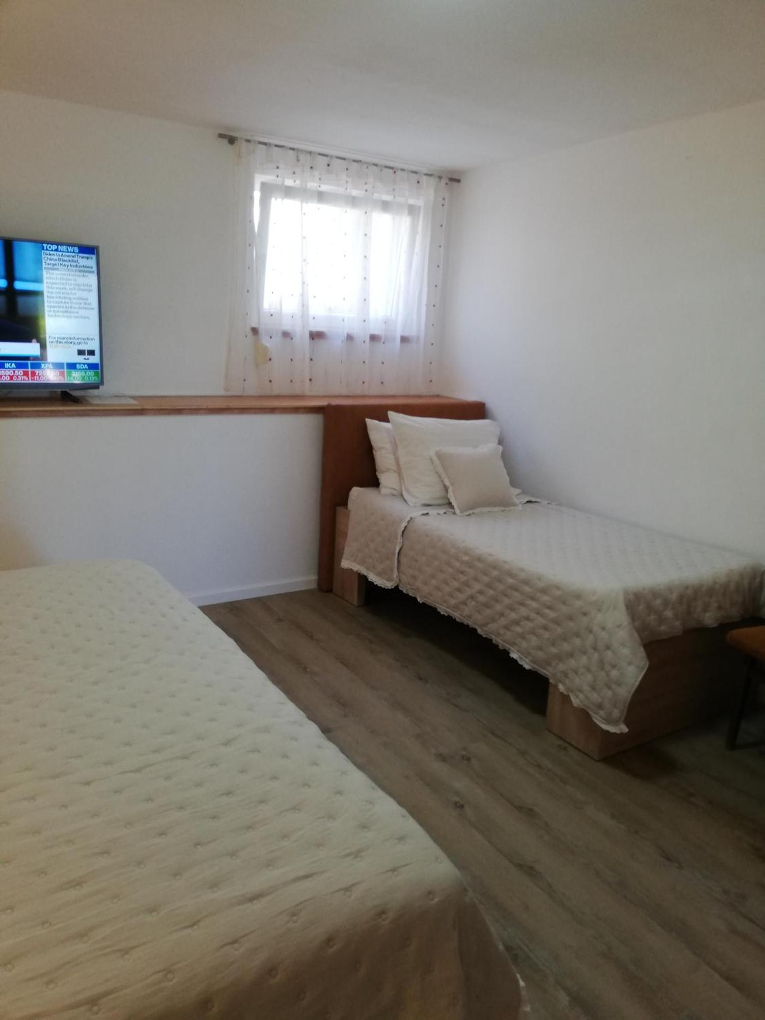 Apartments Jure Miljak 珀德垂那 外观 照片